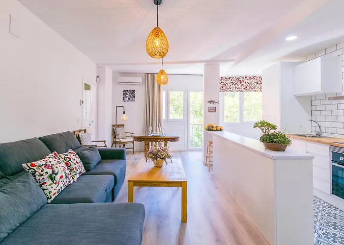 Gorgeous Apartment In Granada With Wifi